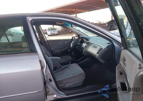 2001 Honda Accord 2.3 Lx from USA, damaged, VIN 1HGCG55481A107764